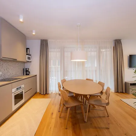 Alpine Nest Apartment *