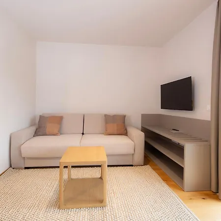 Alpine Nest Apartment *
